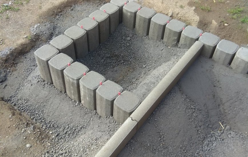 Realizace betonových palisád a obrubníků - foto č. 20