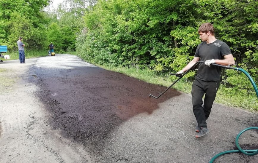 Opravy silnic, asfaltování - foto č. 12